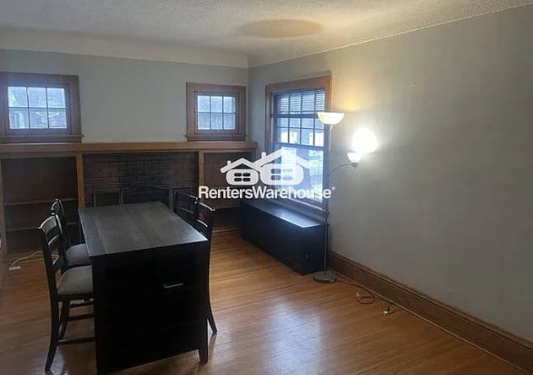 Building Photo - 3857 Pillsbury Ave