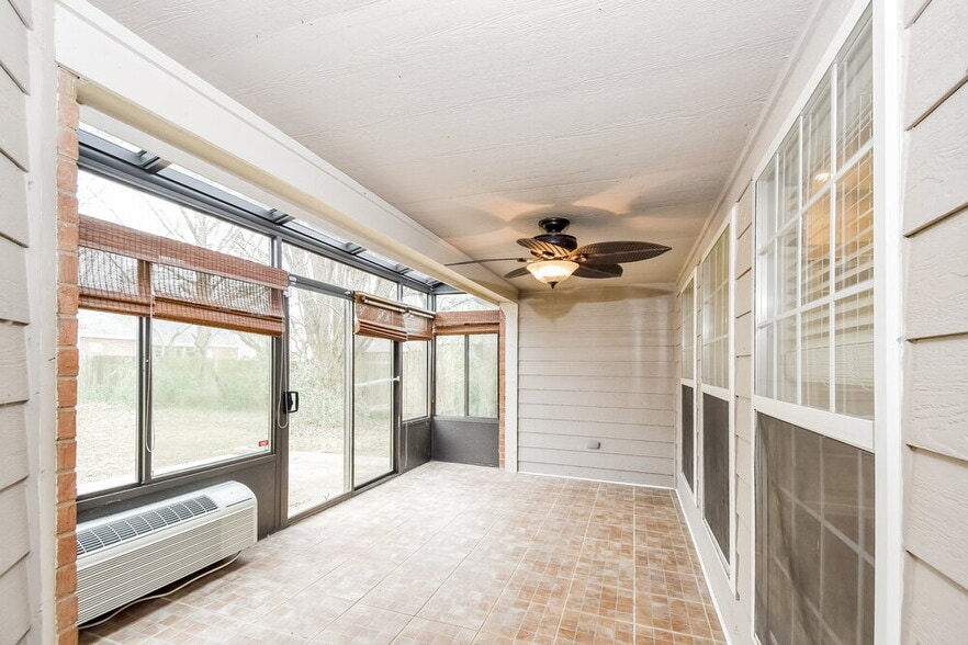 Building Photo - 4480 Glenchase Dr