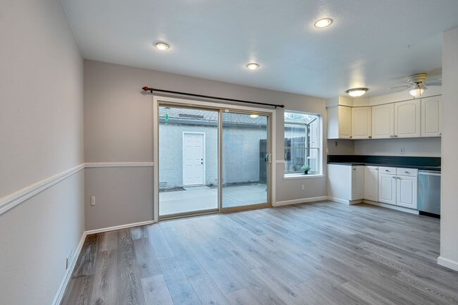 Building Photo - 317 Bridge Pl