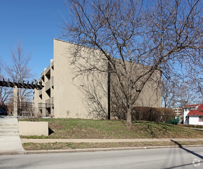Primary Photo - Casa Royale Condos