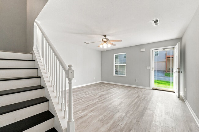 Building Photo - 8705 Mowbray Way