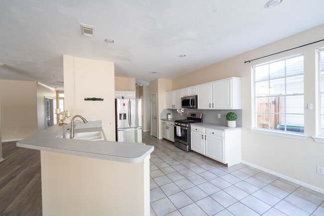 Building Photo - 1809 Oakland Cir