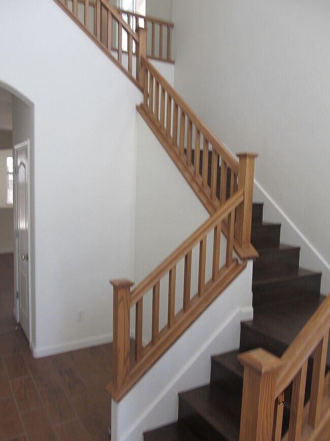 Building Photo - 233 American Farms Ave