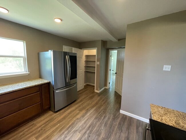 Building Photo - 8412 US-87