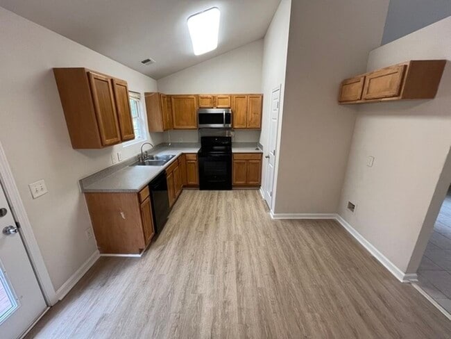 Building Photo - 6950 Sawnee Terrace