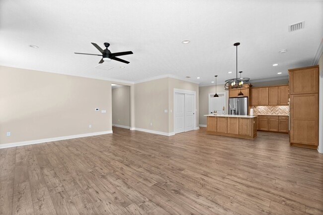 Building Photo - Luxury Maintenance-Free Former Model Home in Grove City – 2 Bed, 2 Bath Ranch