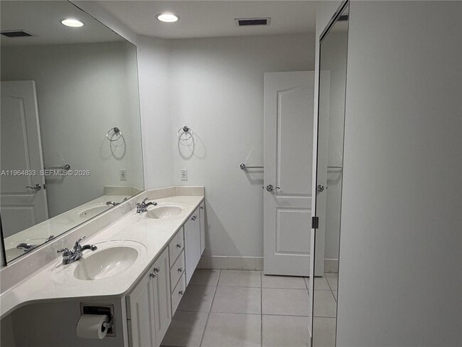 Building Photo - 8270 Eleuthera Ln