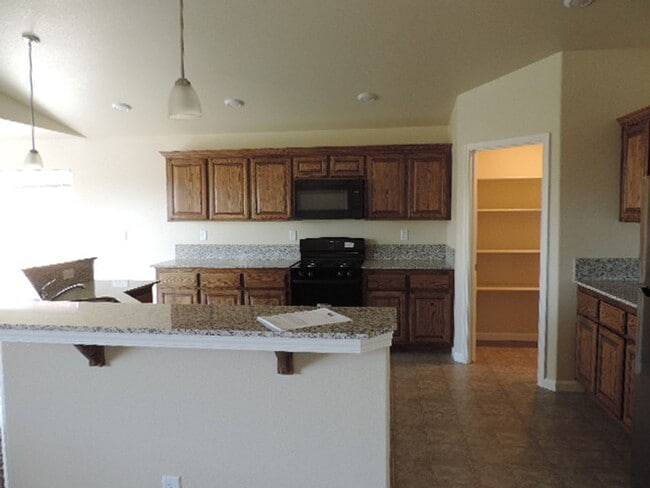 Building Photo - 3 bedroom home, $2250 per month