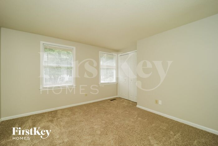 Building Photo - 1303 Wakefield Pl