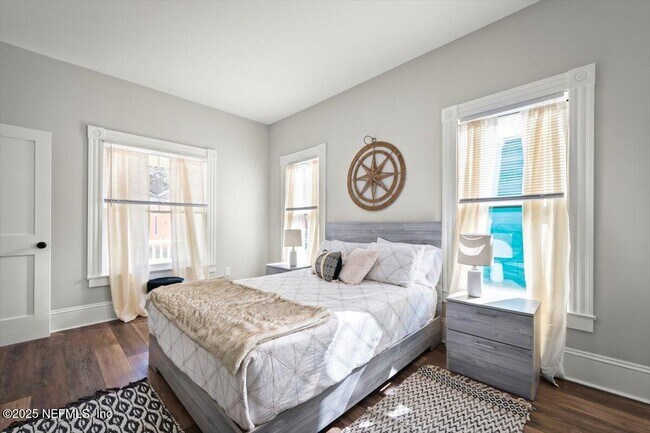 Building Photo - 1946 Redell St