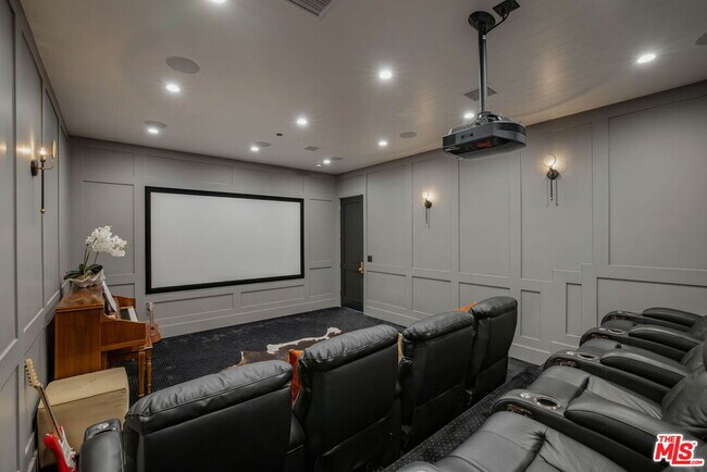 Building Photo - 16101 Royal Mt Dr