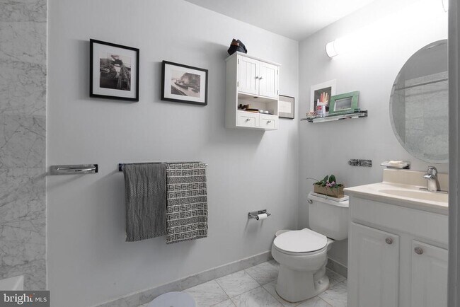 Building Photo - 1500 Chestnut St