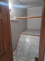 Building Photo - 4573 Main St NE