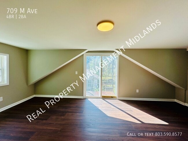 Building Photo - 709 M Ave