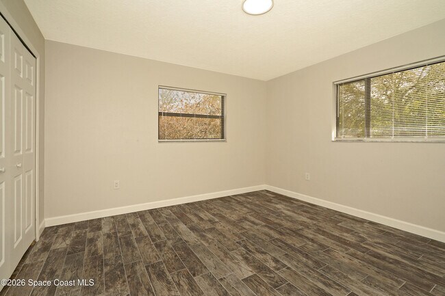 Building Photo - 540 Elliott Dr