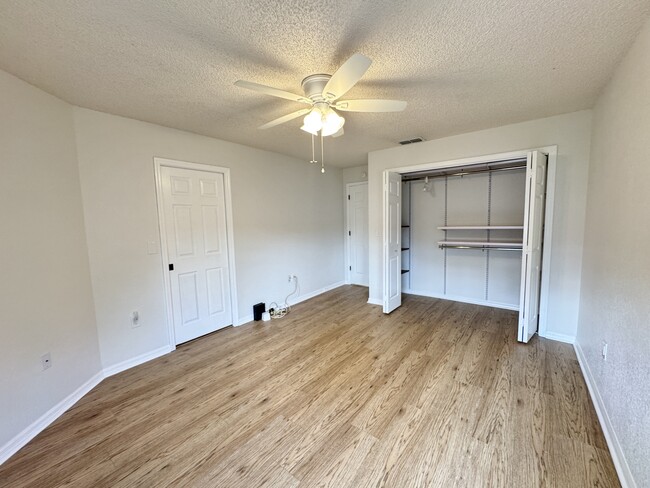 Building Photo - 8442 Eldridge Rd