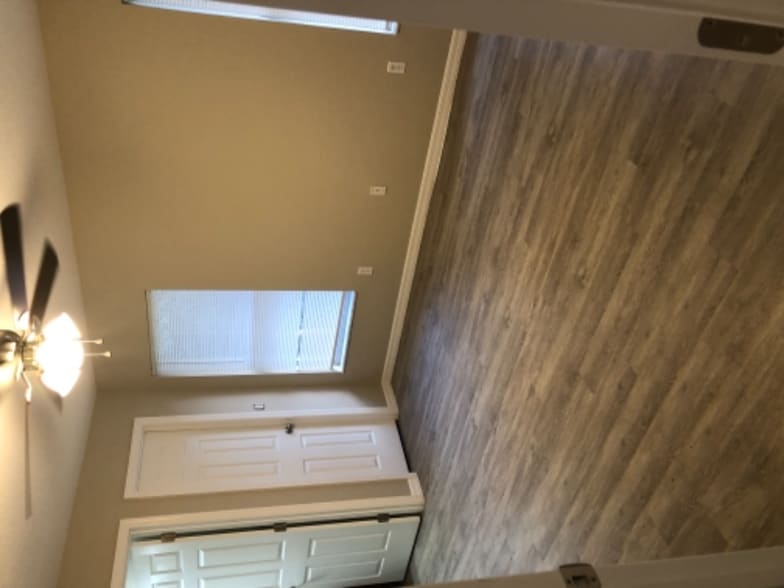 Building Photo - 9271 N Peachtree Way