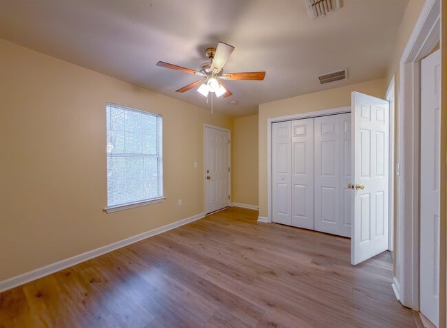 Building Photo - 1558 Devoe St