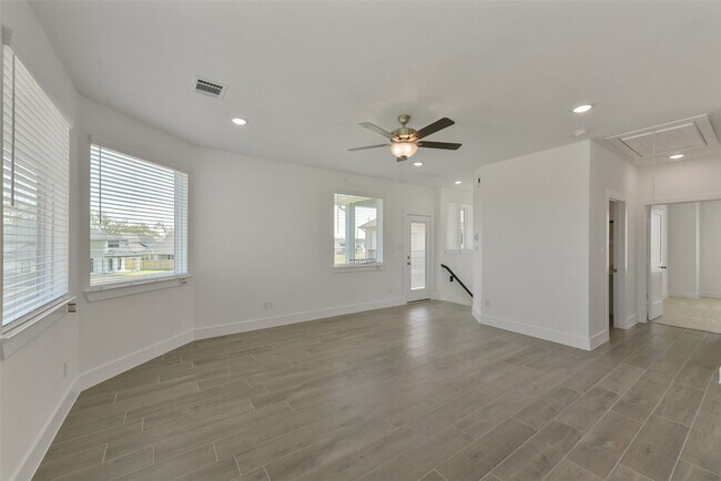 Building Photo - 1446 Shaded Rock Dr