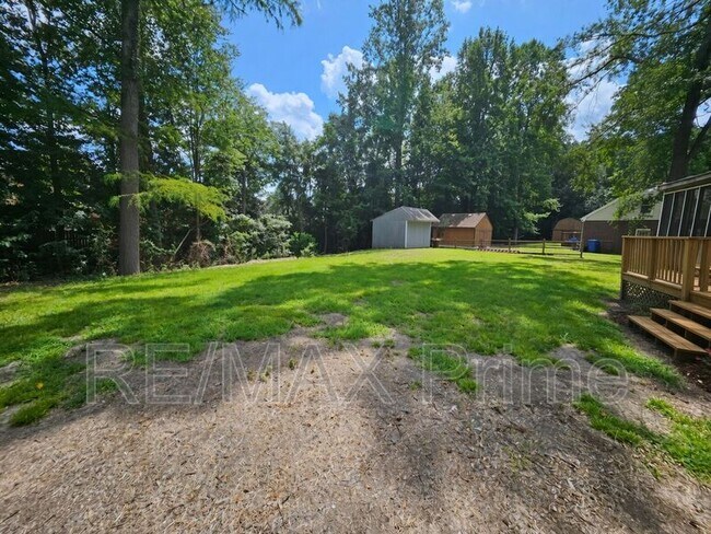 Building Photo - 413 Saddle Ct