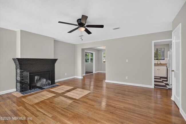Building Photo - 6338 Mercer Cir W