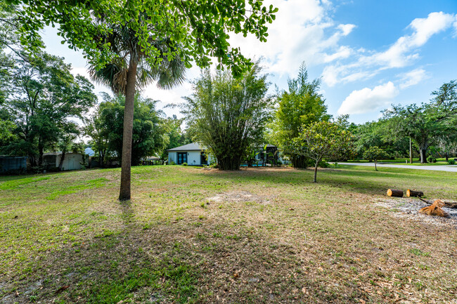 Building Photo - 27351 Golf Course Loop