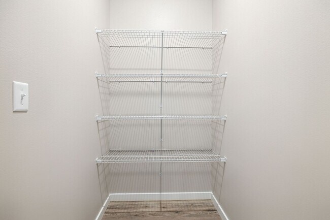 Building Photo - The Vibe Crossing