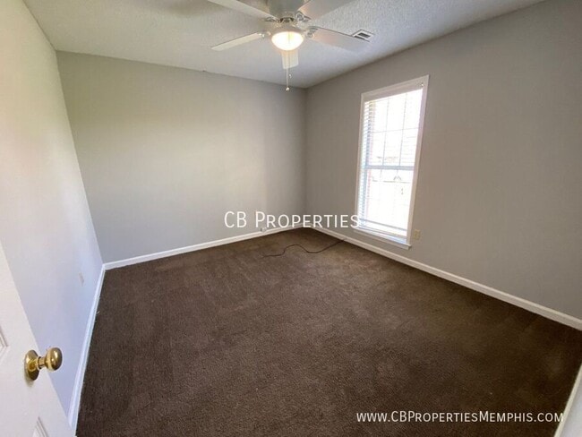 Building Photo - 6890 Water Point Cove E