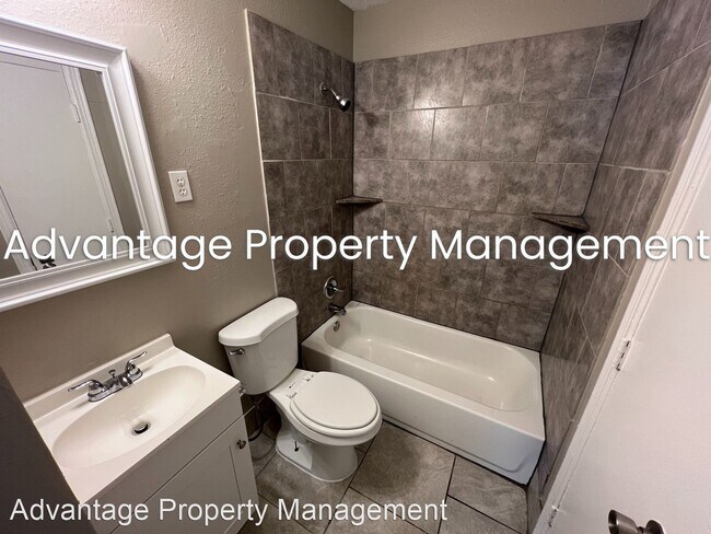 Building Photo - 3 br, 1 bath House - 3351 Aden St.