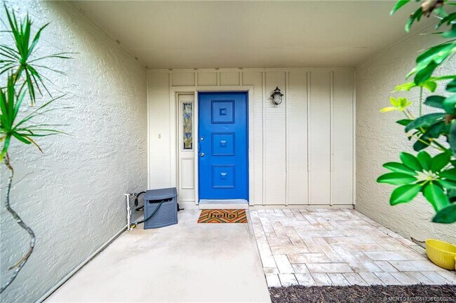 Building Photo - 1659 SW Crossing Cir