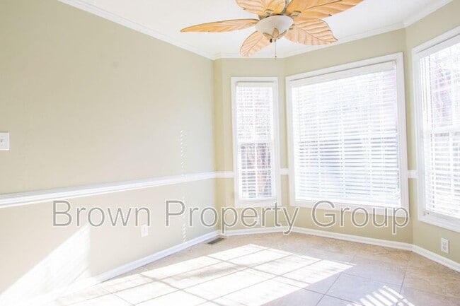 Building Photo - 725 Connaly Dr