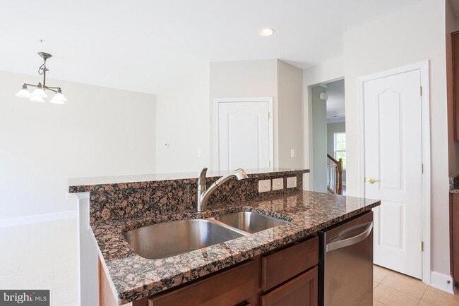 Building Photo - 13538 Waterford Hills Blvd