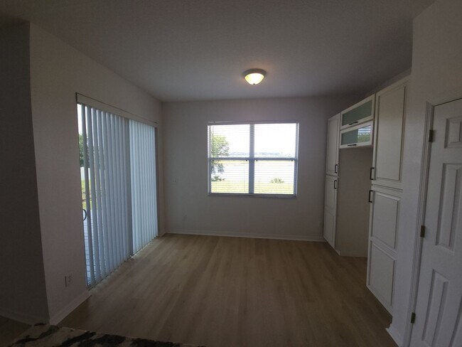 Building Photo - Stunning 4-Bedroom, 2.5-Bathroom Home with...