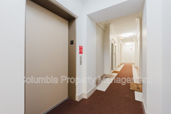 Building Photo - 2902 Porter St NW