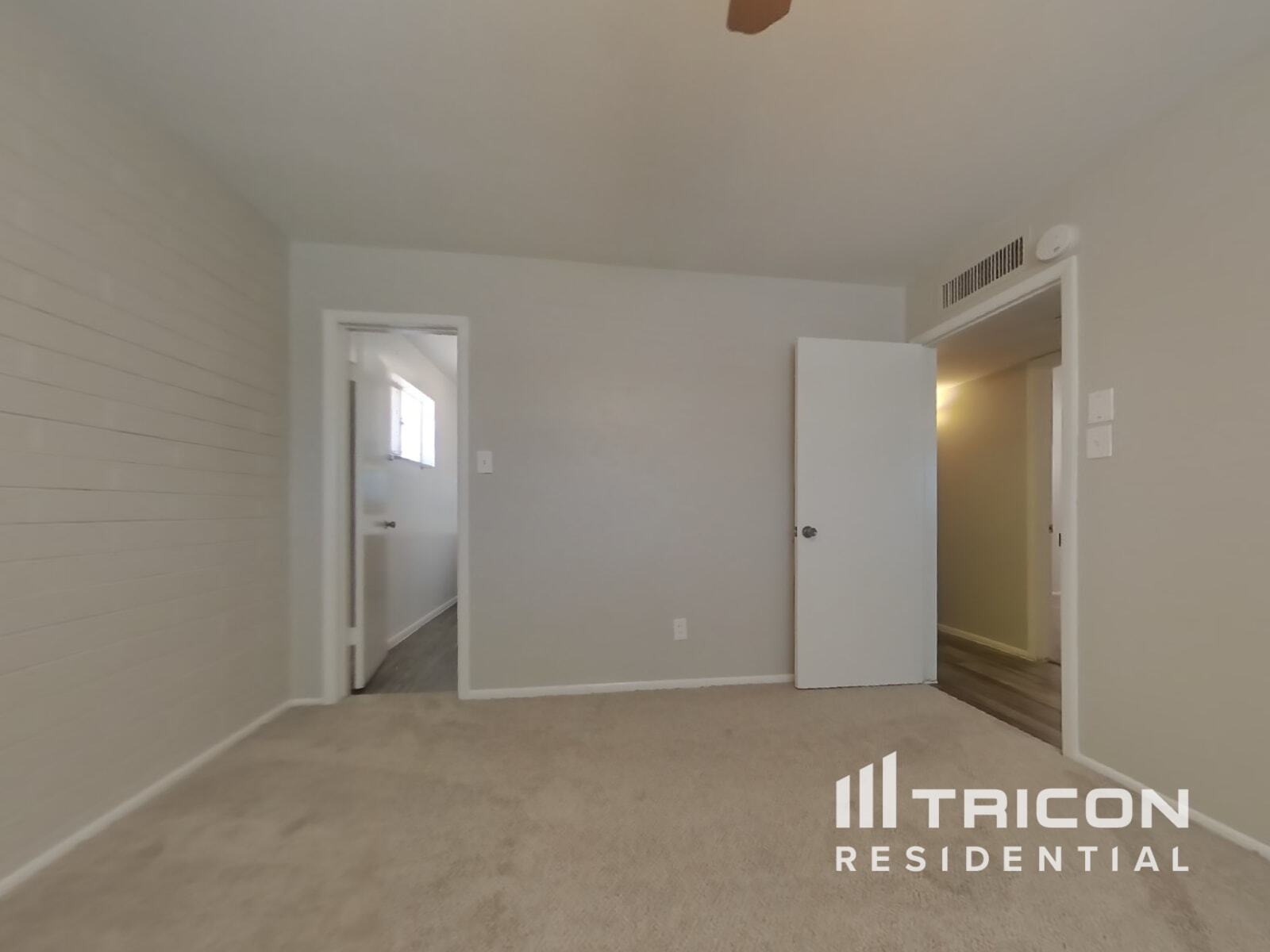 Building Photo - 6006 W Medlock Dr
