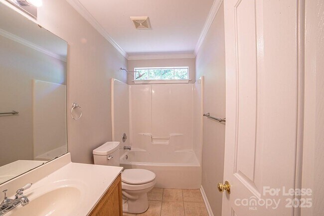 Building Photo - 3503 Brooktree Ln