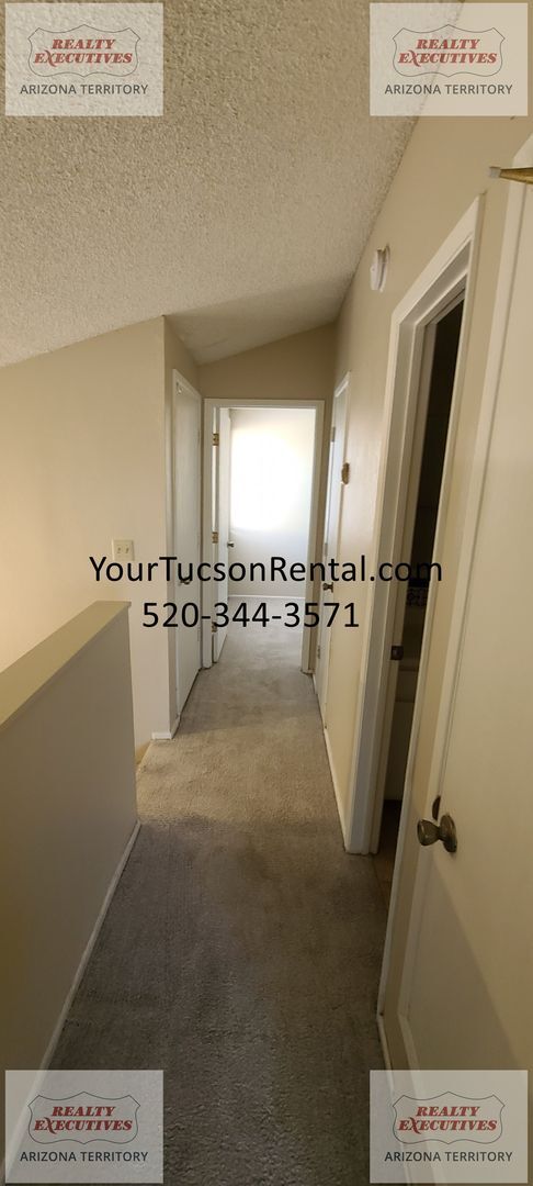 Building Photo - 1st Ave & Limberlost Dr - 2 Beds/ 1.5 Bath...