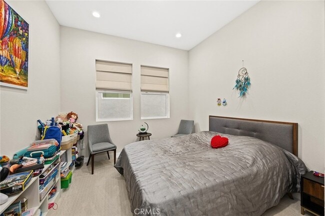 Building Photo - 478 Sycamore Dr