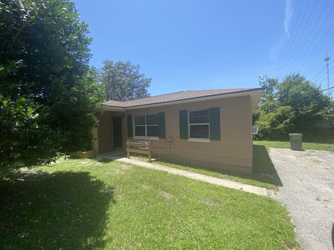 Primary Photo - 2 bed 1 Bath Leesburg