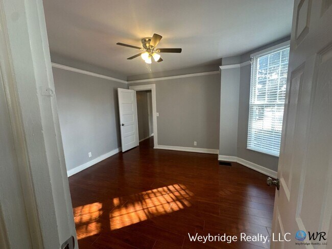 Building Photo - 8402 Curzon Ave