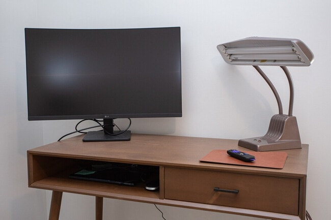 Building Photo - 2202 Elkridge Dr