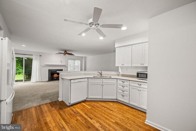 Building Photo - 267 Fox Run