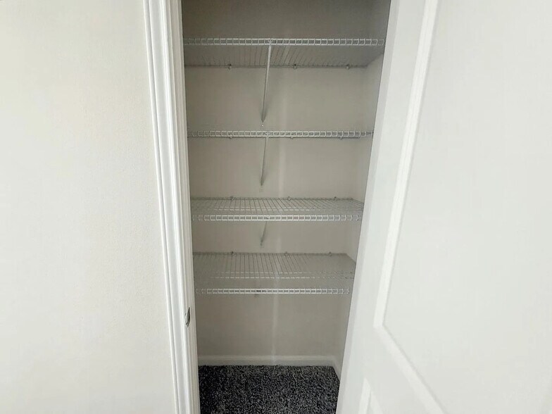 Building Photo - Room in House on Serena Dr