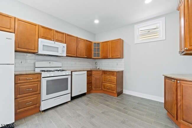 Primary Photo - 114 Littleton Ave