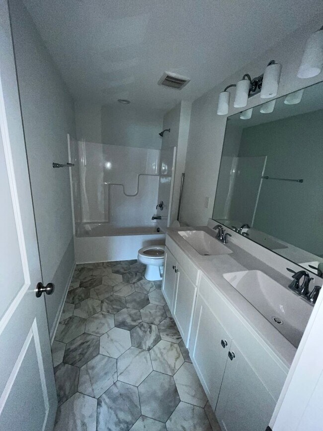 Building Photo - Charming 3 Bedroom Home Located In Zebulon NC!!!