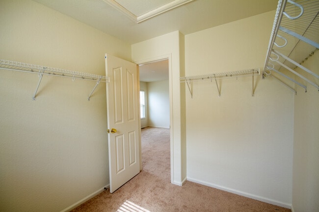 Building Photo - 5747 Jaguar Way
