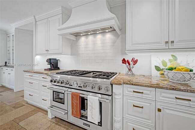 Building Photo - 2035 NE 31st Ave