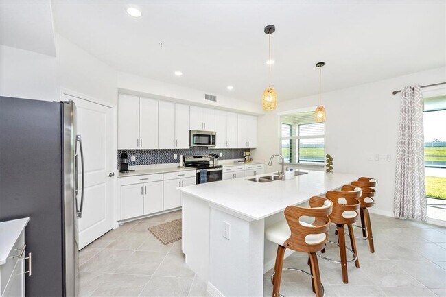Building Photo - 12640 Radiance Ct