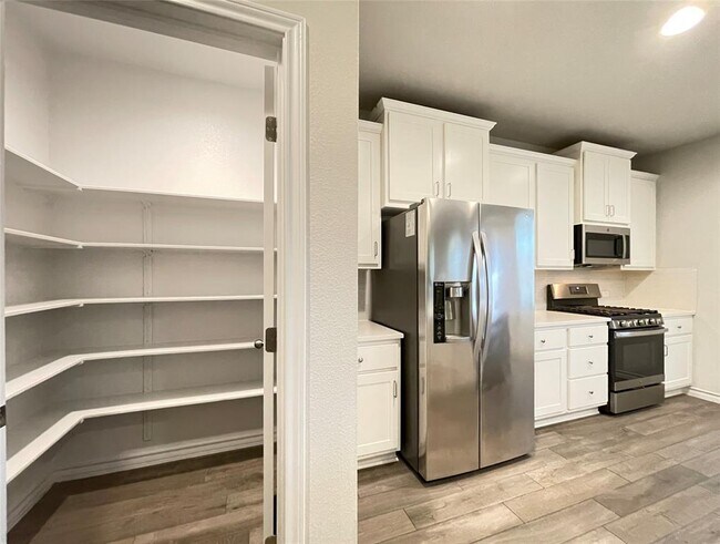 Building Photo - 1603 Denesa Dr