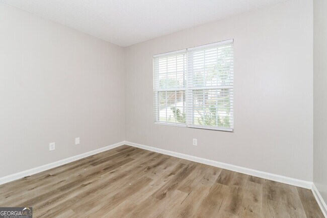 Building Photo - 205 Ashland Manor Dr